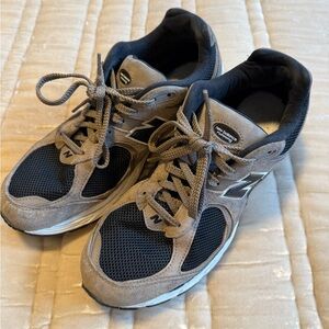 New Balance 2002r Men’s Sneakers